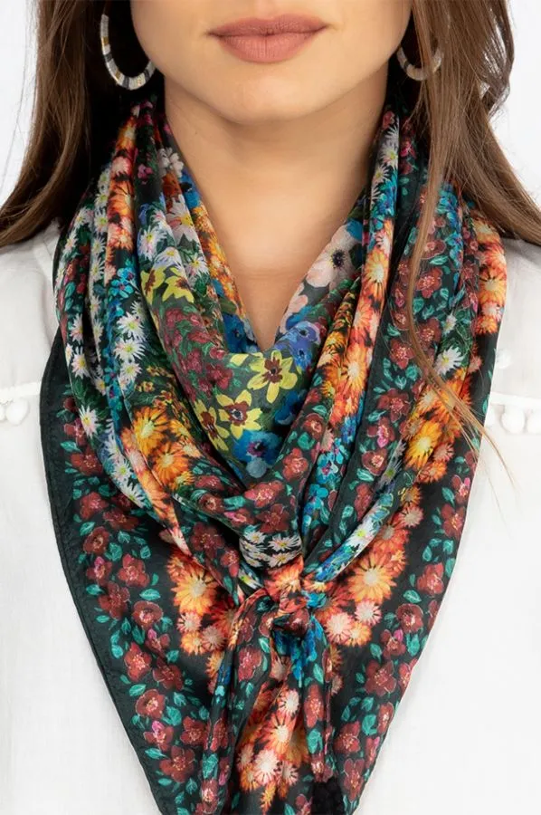 Daisy Scarf