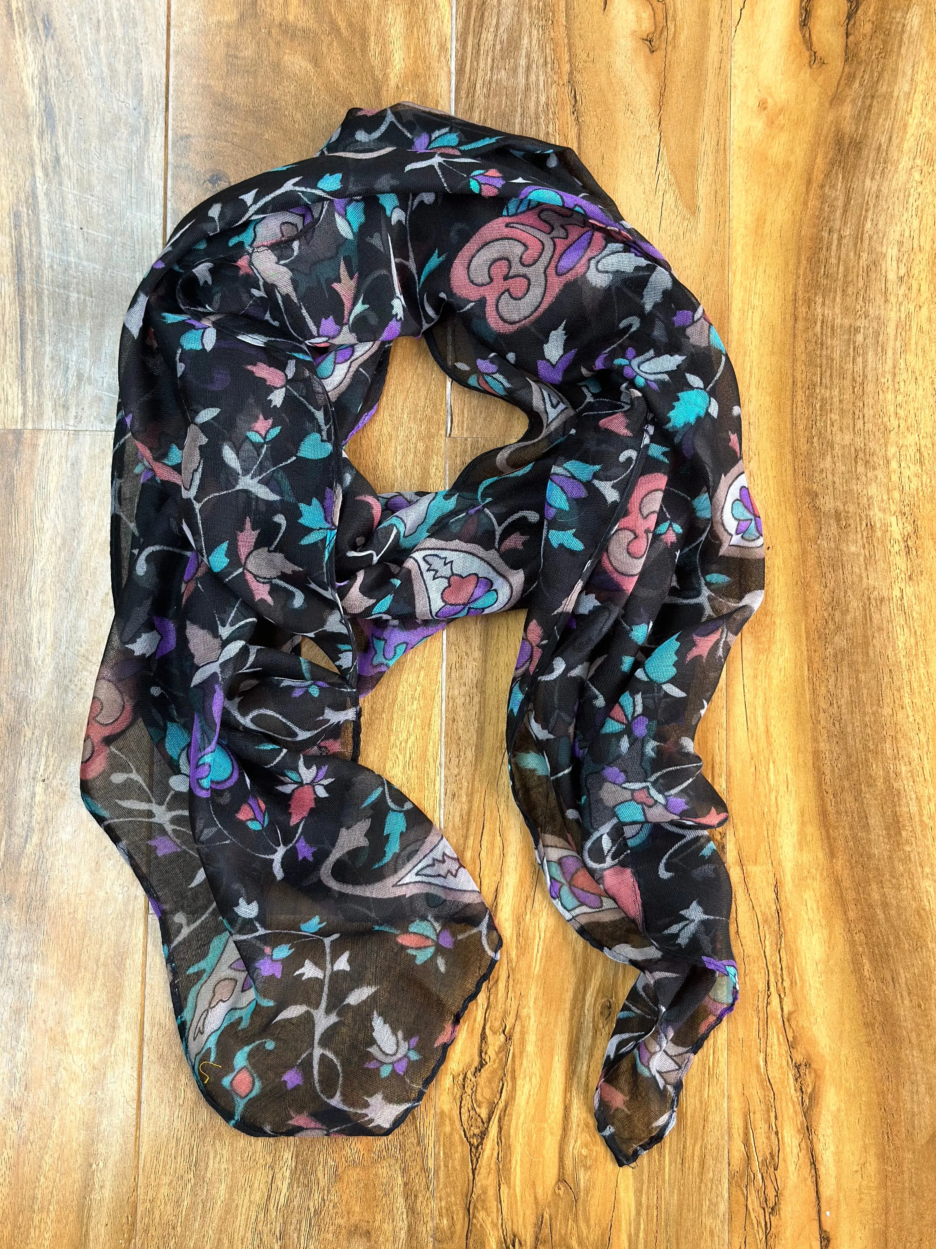 SOUL SEARCHER SCARF